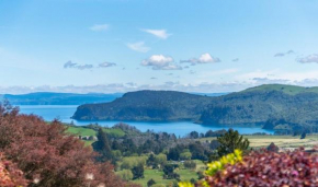 Scenic Solitude - Wake up to Lake and Mountain Views!